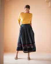 Load image into Gallery viewer, Fleur Jacquard skirt
